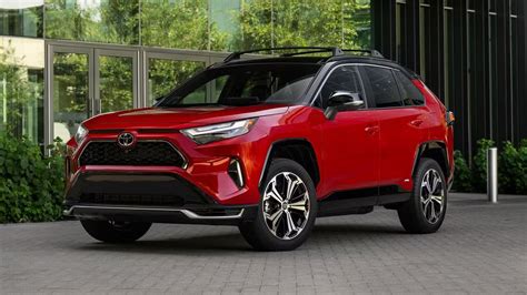 10 plug-in hybrid SUVs with the longest electric range in 2025