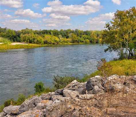 Apartments For Rent In Waco Texas | Contact Riverfront Lofts