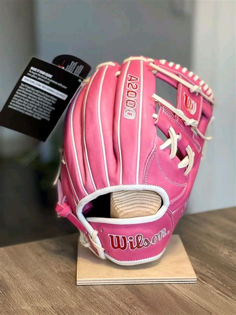 Wilson A2000 baseball gloves (infield glove) | Custom softball gloves ...