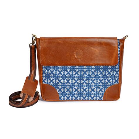 Best Women’s Travel Sling Bags 2025 – Safe & Lightweight - The Leather ...