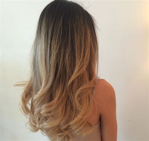 A perfect Flirtini = just a touch of fun curl. By Denise at The Blowout ...