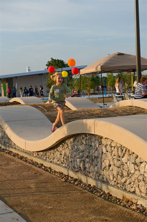 Ecologies that Grow : Asakura Robinson