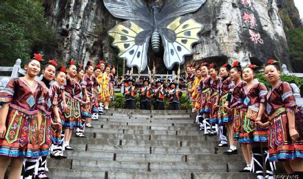 【桂林旅游看的歌舞表演，欣赏一下少数民族服饰摄影图片】人像摄影_太平洋电脑网摄影部落