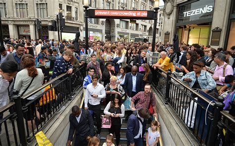 伦敦地铁大罢工 地面交通拥挤不堪_国际新闻_环球网