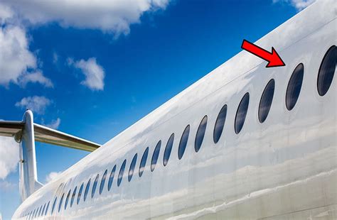 जानते हैं क्यों प्लेन की खिड़कियां होती है गोल? - जानते हैं क्यों प्लेन ...