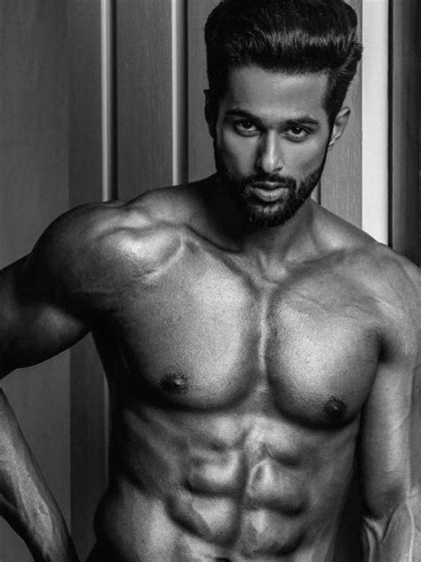 Sujo Mathew ups the heat with his shirtless pics | Times of India