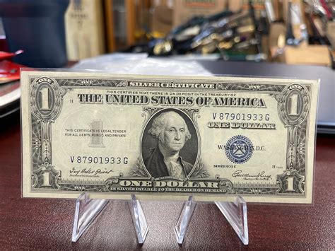 Lot - 1935-E $1 SILVER CERTIFICATE