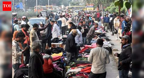 Dip in temp sees rise in sale of winter garments | Prayagraj News - The ...