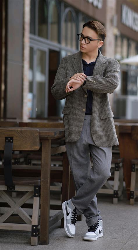 Wait Stock Image Business Suit 的图像结果