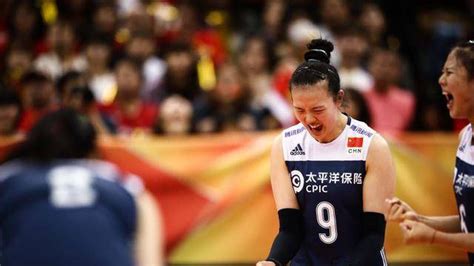 18岁少女拯救球队，中国女排3-2险胜卫冕冠军，实现双杀