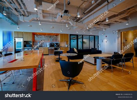 Empty Building Space 的图像结果