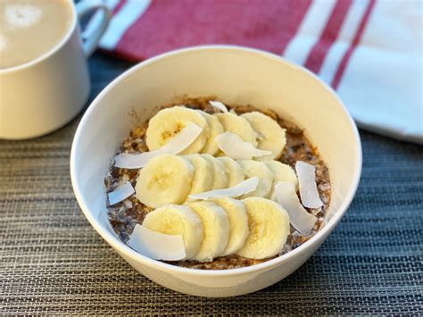 Banana Nut Oat Bowl - Clean Food Cafe