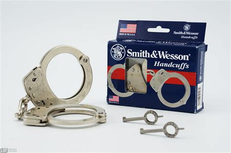 Smith & Wesson Model 100 Handcuffs