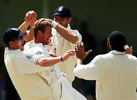 Sourav Ganguly stretches as he struggles with cramps while VVS Laxman ...