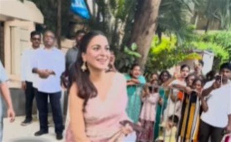 एकता कपूर के गणपति सेलिब्रेशन में पहुंचीं कुंडली भाग्य एक्ट्रेस श्रद्धा ...