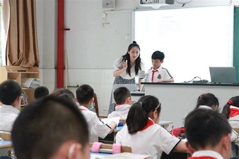 上外秀洲承办全国外国语学校工作研究会小学分会第12届年会