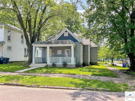 321 W 10th St, Sedalia, MO 65301 - See Est. Value, Schools & More