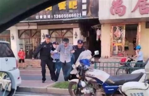 安庆男子持刀当街伤人,致20人受伤,其中6人遇难,真实原因曝光|当街|安庆|警方_新浪新闻