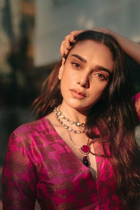 Aditi Rao Hydari prefers tomatoes as one of her DIY ingredients for ...