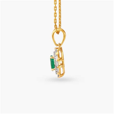 Shop Unique Diamond Pendant Designs For Women Online | Tanishq