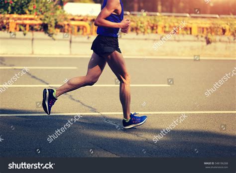 Male Runner Running 的图像结果