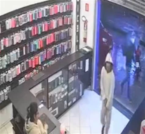 Suspeito de participar de roubo em loja de celulares é preso no Morro ...