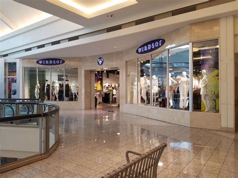 Windsor Store at Galleria at Sunset | Windsor