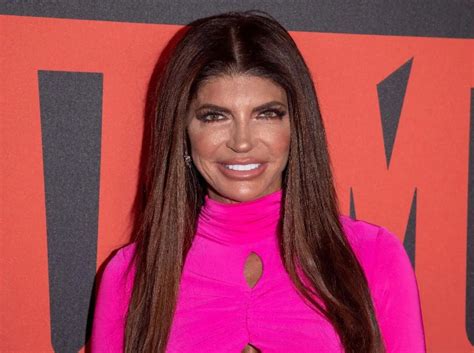 Tori Spelling & Teresa Giudice Begged To Stop Plastic Surgery: Photos