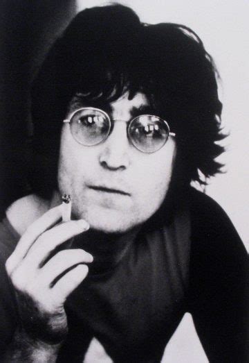 10 Eerie Details Surrounding The Death Of John Lennon, Who Died At The ...