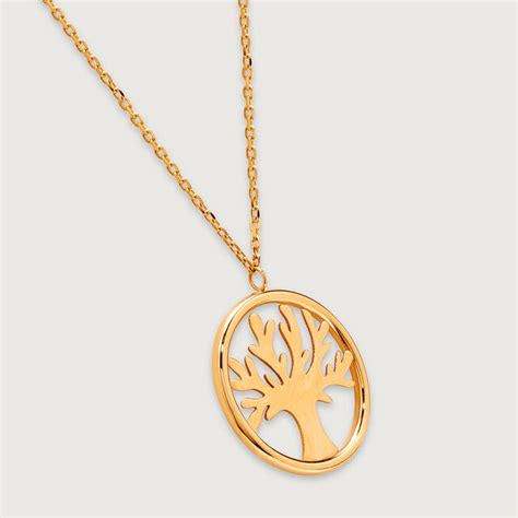 Trendy Chic 18KT Gold Chain and Pendant