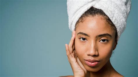 Hydration tips for oily skin according to celebrity dermatologist | LSA IND