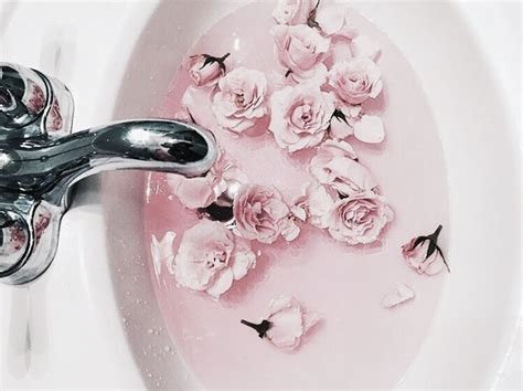 tumblr, flowers, rose gold and floral - image #6734073 on Favim.com