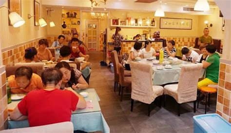 2023杭州大华饭店·明湖苑中餐厅美食餐厅,关键是位置相当好，可以看到...【去哪儿攻略】