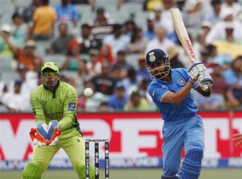 Has Juniad Khan committed a mistake by bringing Virat Kohli's past ...