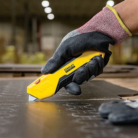 Stanley FMHT10369 FatMax Auto-Retract Squeeze Safety Knife – buysupplies.in