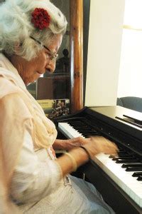 Ways To Practice Tactile Stimulation With Dementia Patients