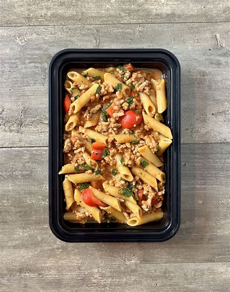 One Pot Sausage and Pepper Pasta - THE MEAL PREP MANUAL