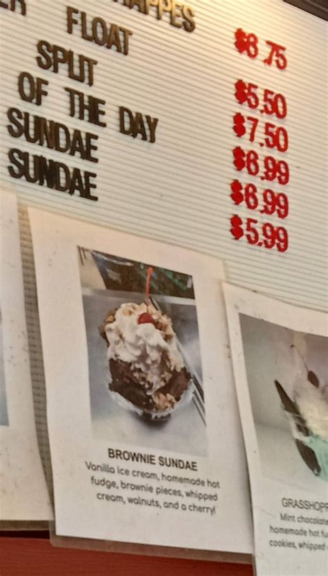 Menu at Lee's Hot Dog Stand restaurant, Templeton