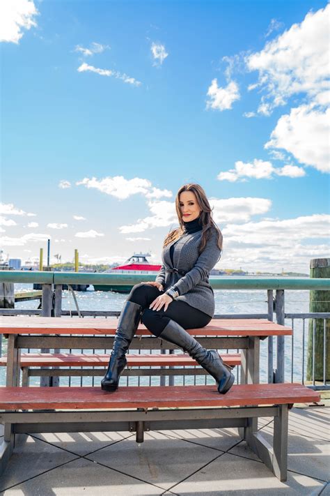 TW Pornstars - Lisa Ann. Twitter. The breeze of a summer is a form of happiness. 1:03 PM - 10 ...