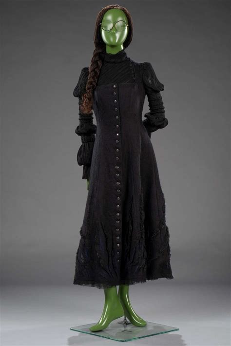 9 Fun Facts About the 'Wicked' Costumes, Hair and Makeup (Exclusive)