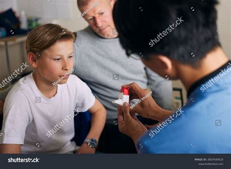 Doctor Explaining Patient Over Asthma Inhaler Stock Photo 2637434515 | Shutterstock