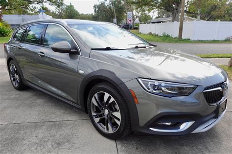2018 Buick Regal TourX Essence VIN: W04GV8SX2J1062689 for Sale - Cars & Bids