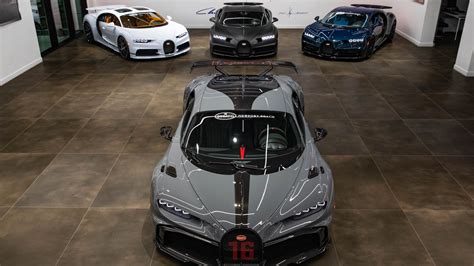 Download wallpaper Bugatti, Blue, Black, White, Gray, VAG, Chiron ...