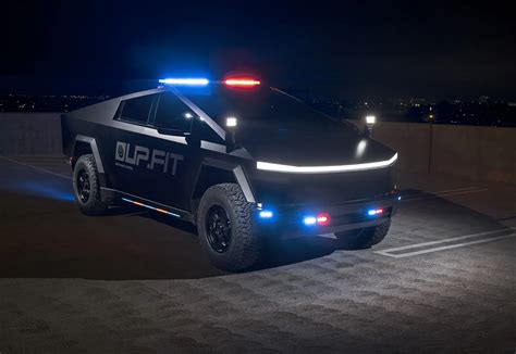 Cybertruck cop car, ChatGPT, next-gen Apple CarPlay: The Week in Reverse - Dunlas.com