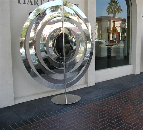 Concentric Circles - Allison Armour Sphere Fountain