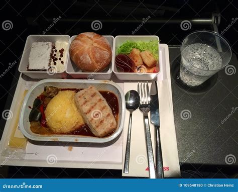 Airline Meal 的图像结果