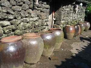 农村院落里出现的水缸，被称为门海，有许多讲究，你见过吗？_腾讯新闻