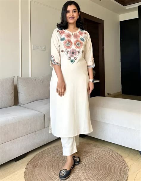 The Jaipur Kurti Off White Pure Cotton Khadi Minimalist Formal Kurta ...