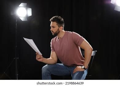 Professional Actor Reading a Script 的图像结果