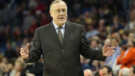Timberwolves coach Rick Adelman announces retirement